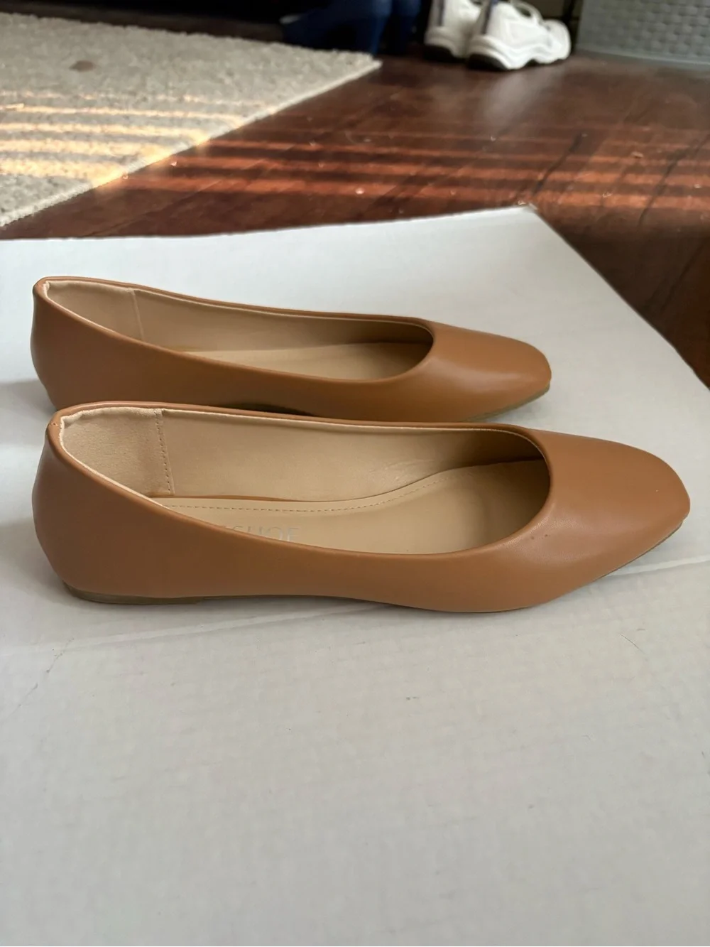 Musshoe Women’s Sz 8 Classic Tan Faux Leather memory foam comfort Ballet Flats